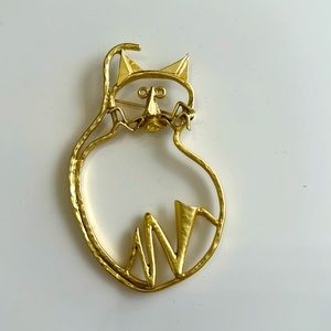 Abstract Cat Shirt Pin One Size